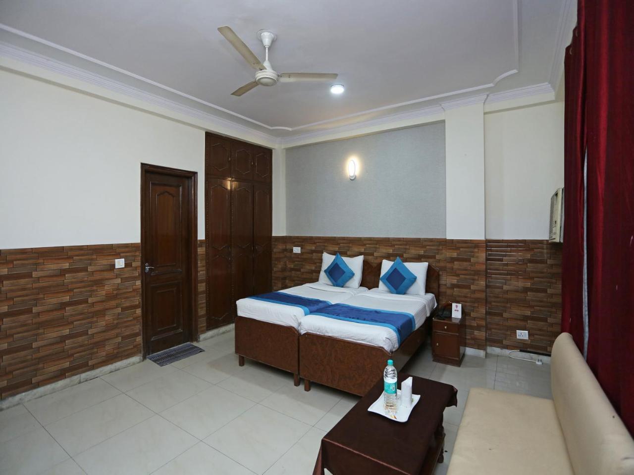 Oyo 472 Hotel Sareen New Delhi Exterior photo