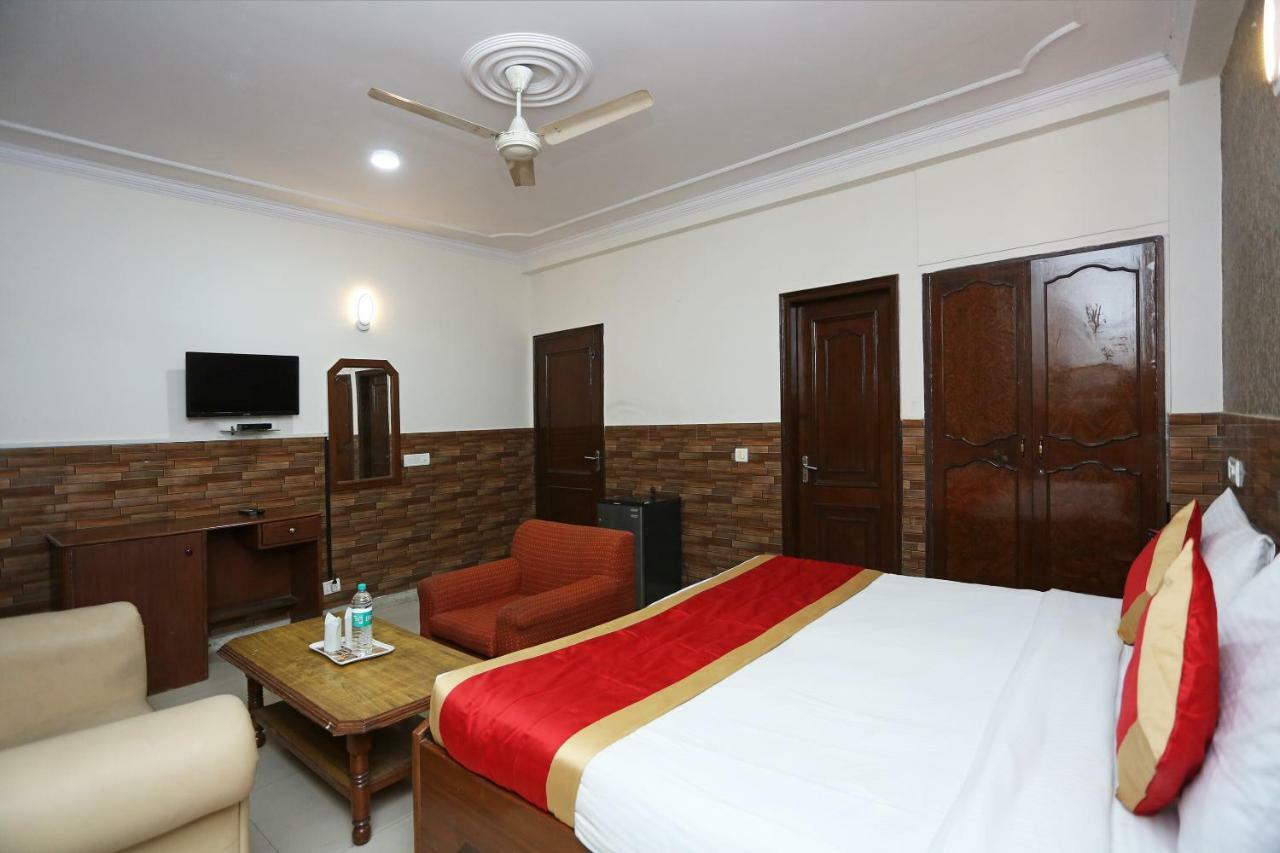 Oyo 472 Hotel Sareen New Delhi Exterior photo
